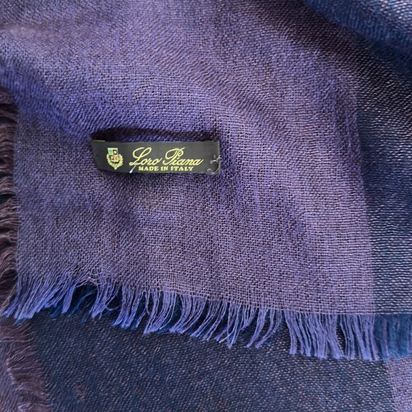 Loro Piana scarf - Picture 4 of 4